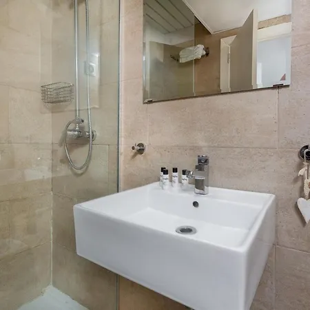 Illa Diagonal Apartment Barcelona